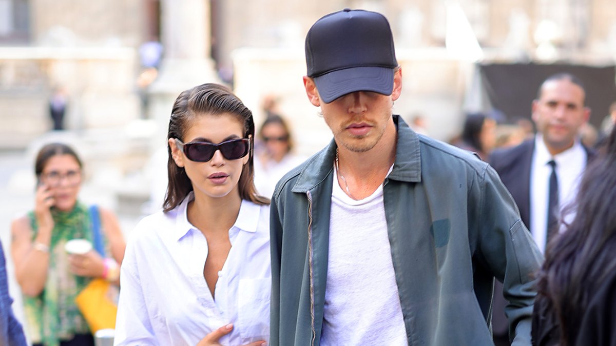 Austin Butler and Kaia Gerber Hold Hands Before Her Valentino Fashion Week Catwalk
