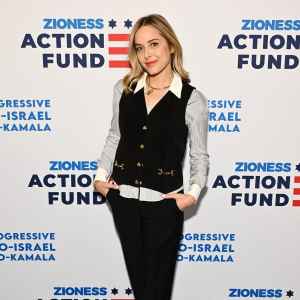GettyImages-2167603315-jenny-mollen