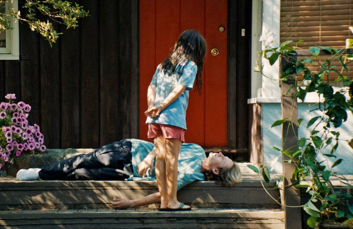 Eylul Guven and Edik Beddoes in Blue Heron