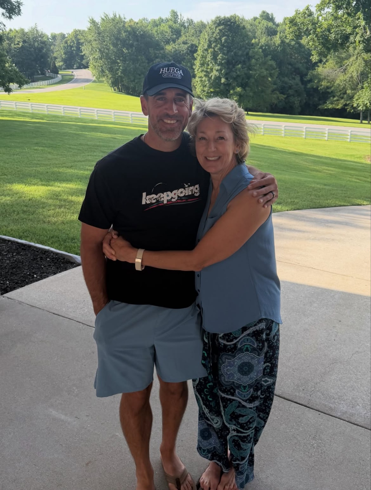 Aaron Rodgers Seen Reuniting With His Estranged Parents Months Before Surprise Social Media Post