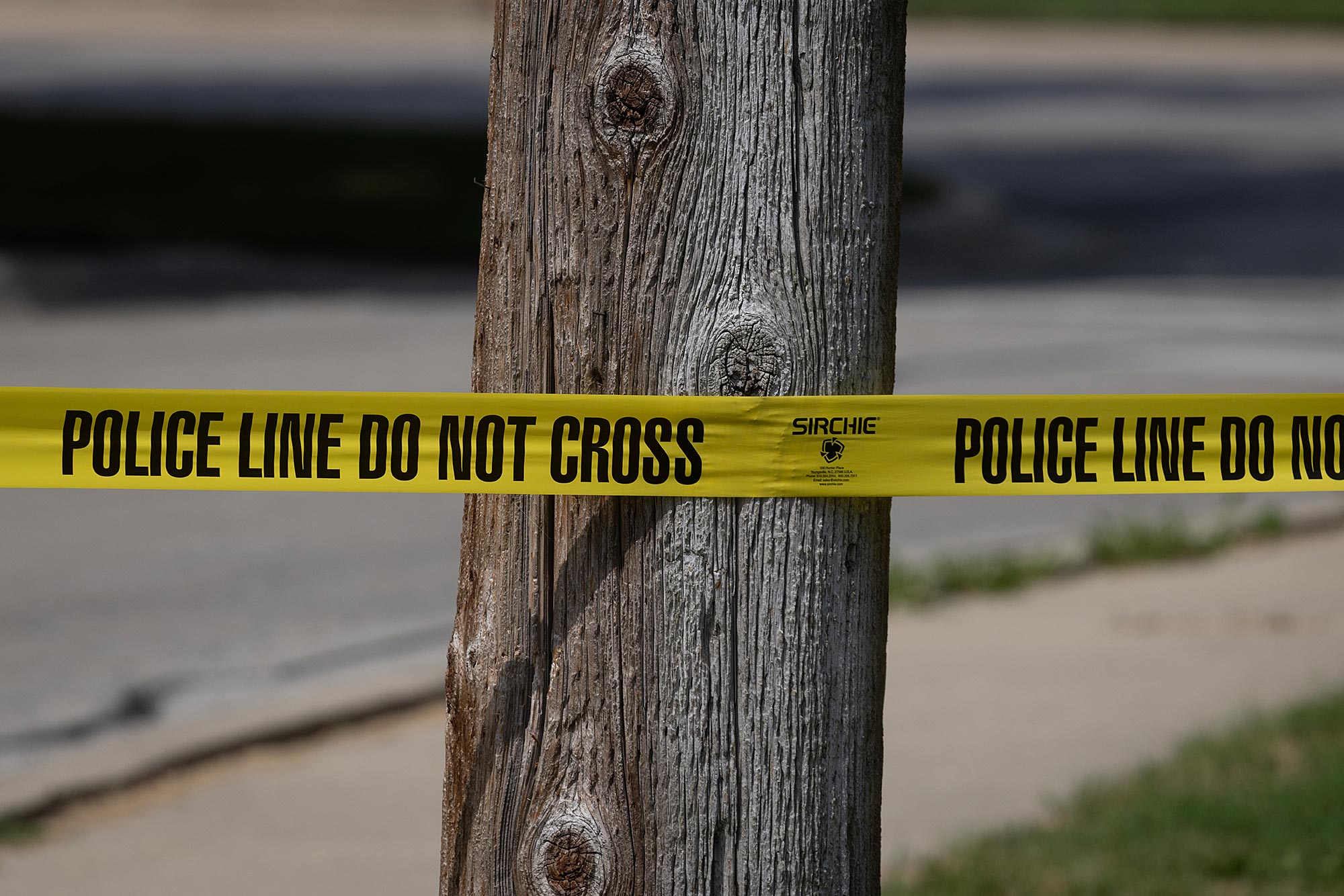 Woman Hits Husband With Car Stabs Him After Divorce Hearing